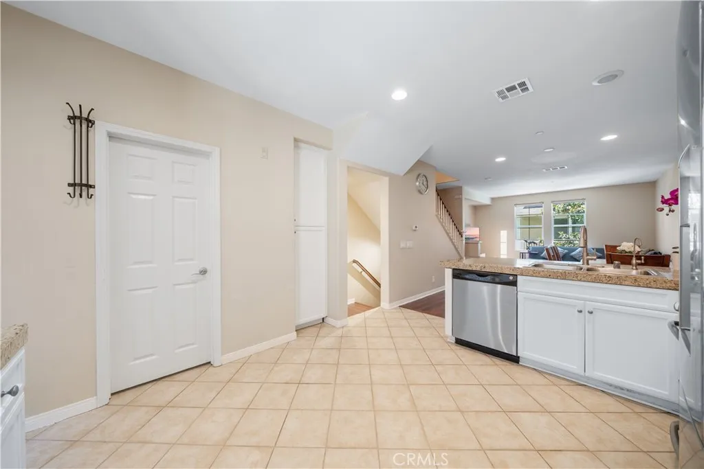 414 Silk Tree, Irvine, California 92606 home-pic-11